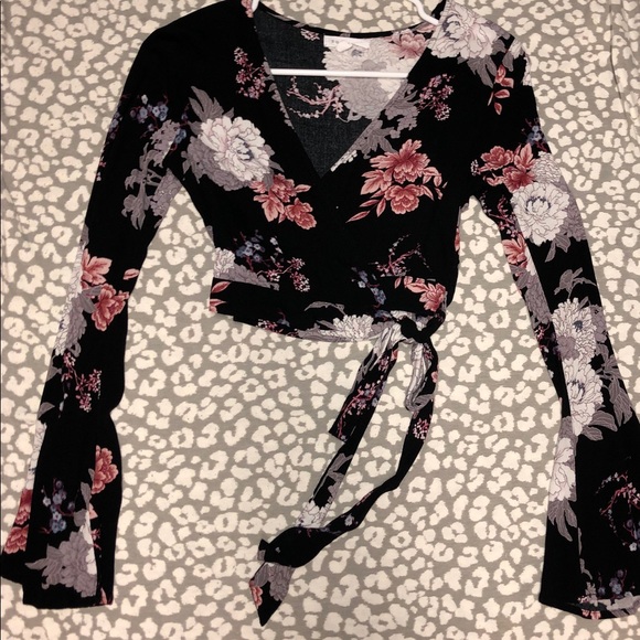 Pacsun Wrap Around Crop Top - Picture 2 of 3